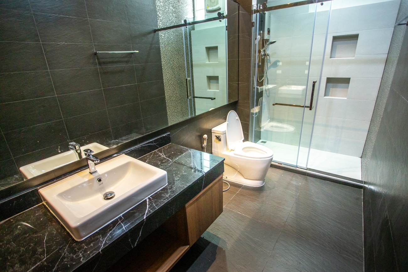 Burarak Residence Toilet “ปลูก” ช่วยคิด ออกแบบ ปลูกบ้าน และส่งมอบ